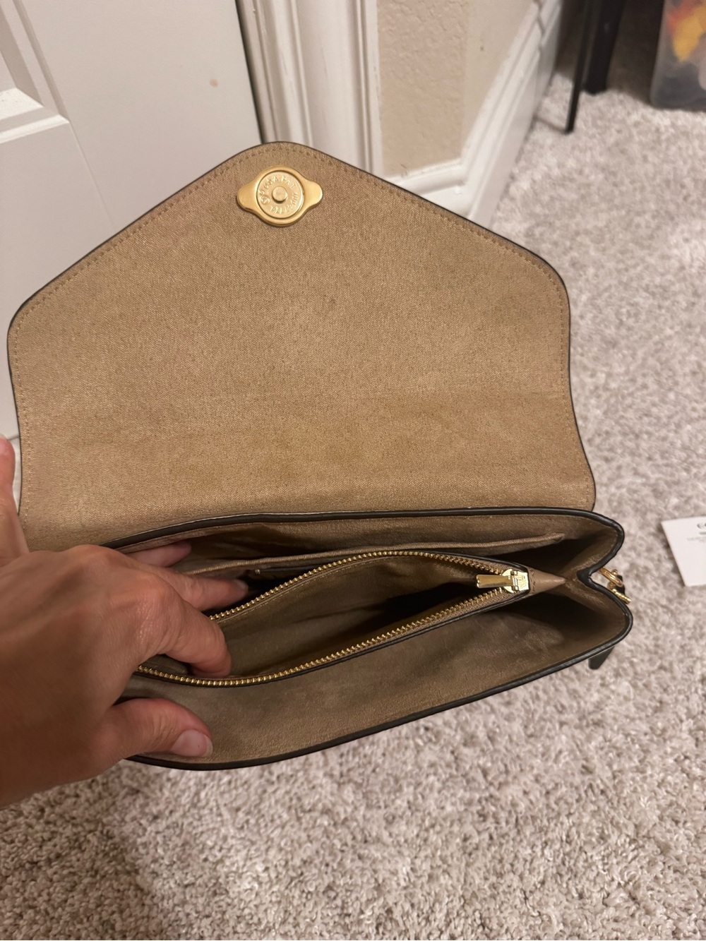 Coach Tammy Cross Body bag with gold chain - Picture 4 of 5